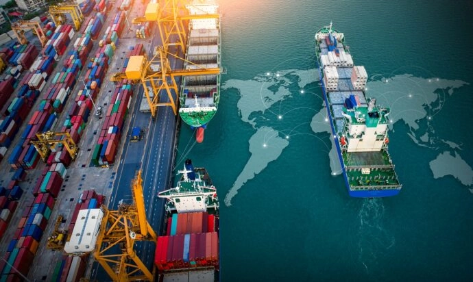 Cargo bay and containers